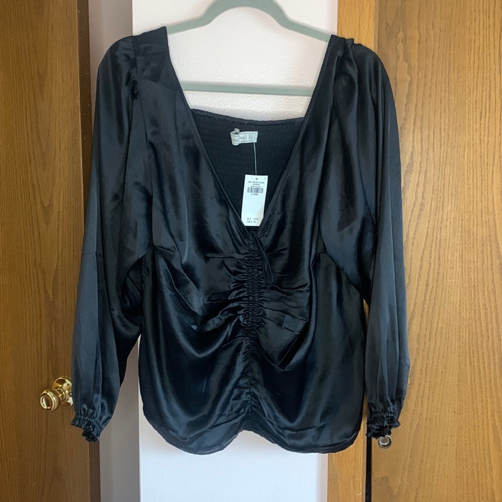 NWT Abercrombie rouched satin top